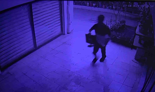 Camide çalacak bir şey bulamayınca güvenlik kamera sistemini çaldı