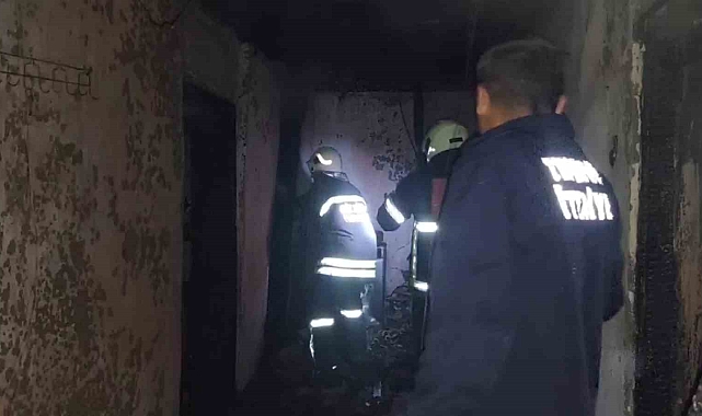 Çavdır'da gece saatlerinde çıkan yangında ev kullanılamaz hale geldi