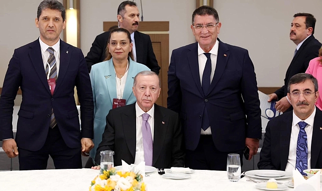 Cumhurbaşkanı Erdoğan ve Cevdet Yılmaz'a 'esnaf' dosyası
