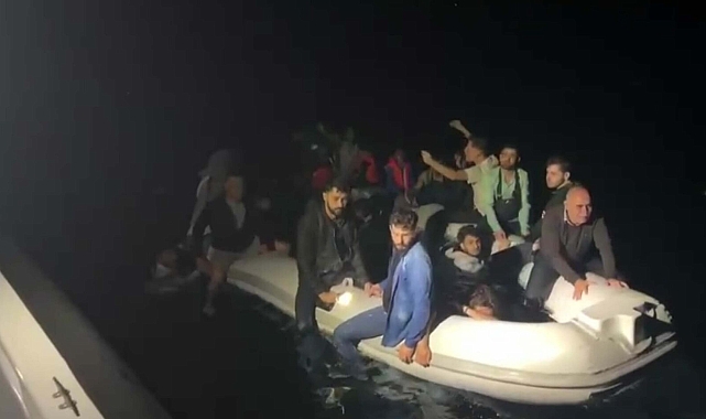 Dalaman'da sürüklenen bottaki 33 kaçak göçmen kurtarıldı