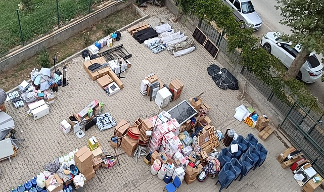 Depremzedeler için gönderilen yardımları satan 4 kişi tutuklandı