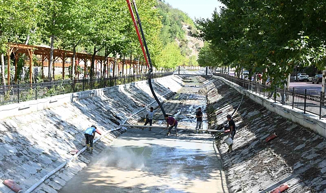 Dere tabanı baskı betonla kaplanıyor