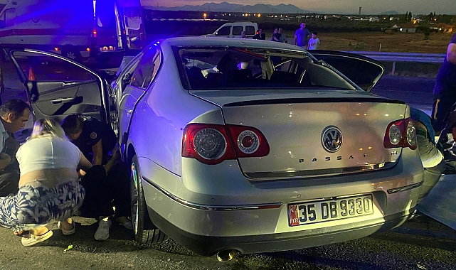 Düğüne giden ailenin otomobili, su tankerine çarptı: 1'i bebek, 3 ölü