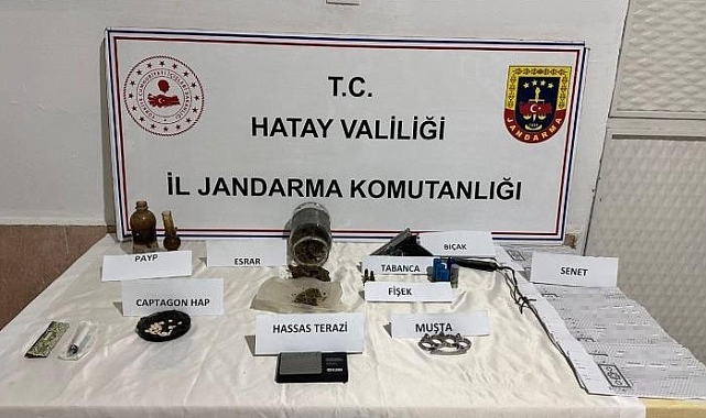 Hatay'da 773 litre kaçak alkol ile 6 bin sigara ele geçirildi