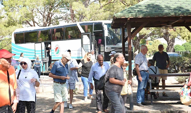 Huzurevi sakinleri Sarısu'da piknik yaptı