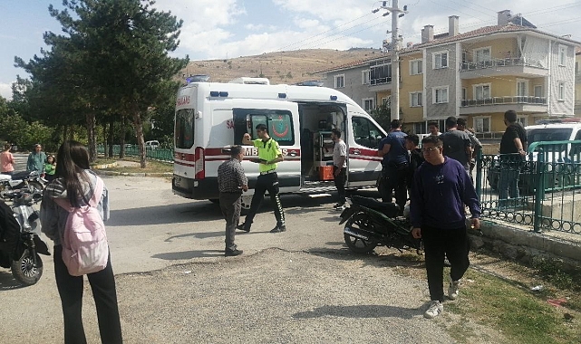 Isparta&#039;da motosikletler çarpıştı: 2 yaralı