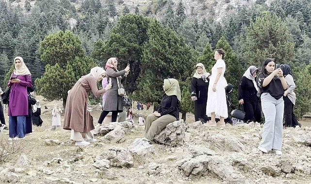 Kadınlar, Başkonuş Yaylası'nda doğayla buluştu