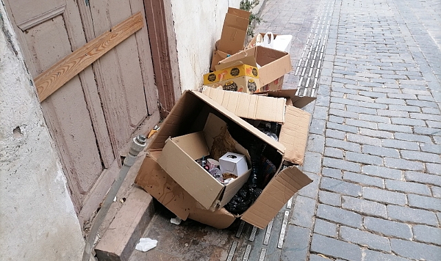 Kaleiçi'nde Görsel Kirlilik: Tarihi Bölgeye Yakışmayan Görüntüler