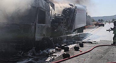 Karpuz yüklü tır alev alev yandı