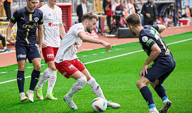 Kasımpaşa: 0 – Antalyaspor: 0 (İlk yarı)  