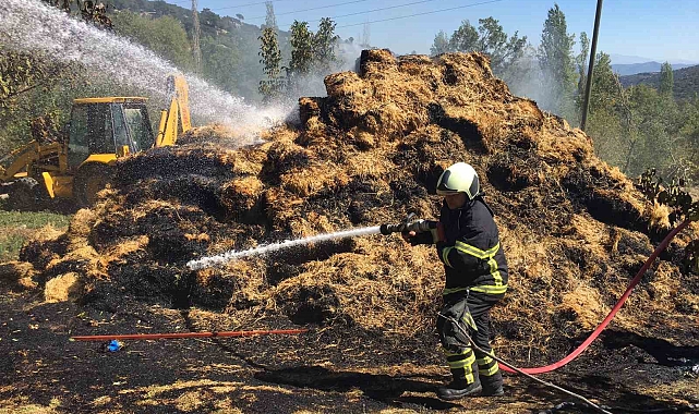 Kaynak makinesinden çıkan kıvılcımlar 250 balya samanı kül etti