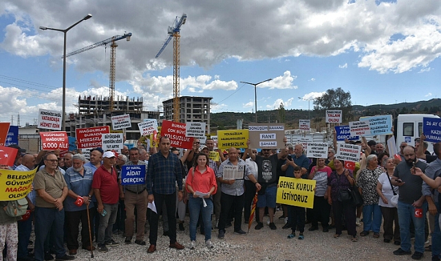 Kentsel dönüşüm mağdurları, yolu trafiğe kapattı