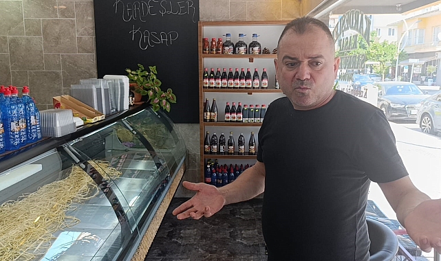 Manavgat'ta esnaftan, elektrik kesintisine tepki: "Etlerimiz koktu, dondurmalarımız eridi"