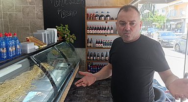 Manavgat'ta esnaftan, elektrik kesintisine tepki: "Etlerimiz koktu, dondurmalarımız eridi"