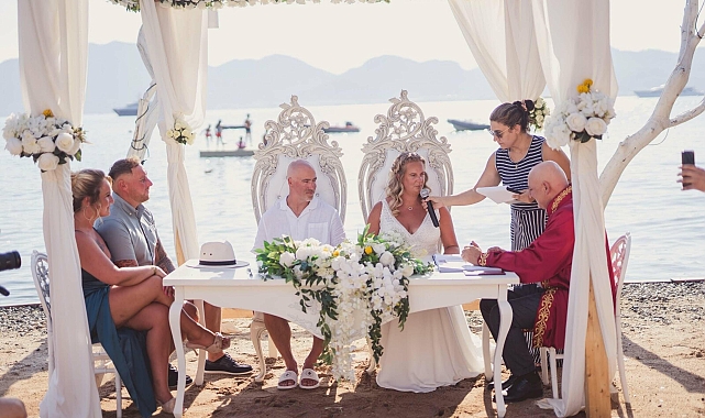 Marmaris'te 8 ayda 500 çift nikah kıydı