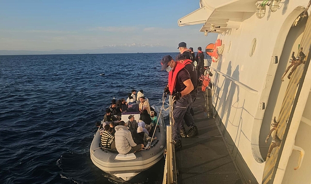 Marmaris'te sürüklenen bottaki 27 kaçak göçmen kurtarıldı