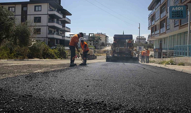 Mut'ta yollar yenileniyor