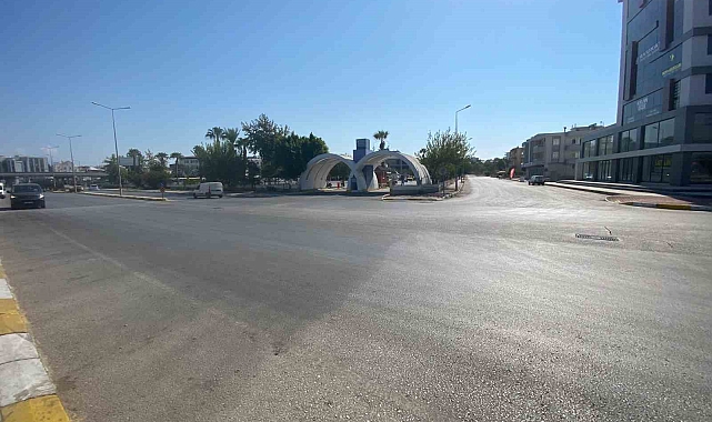 Otomobilin çarptığı yaya metrelerce havaya savruldu: O anlar kamerada
