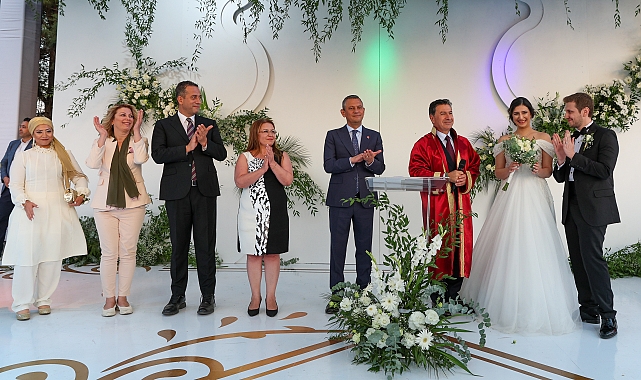 Özgür Özel, Muğla'da düğüne katıldı