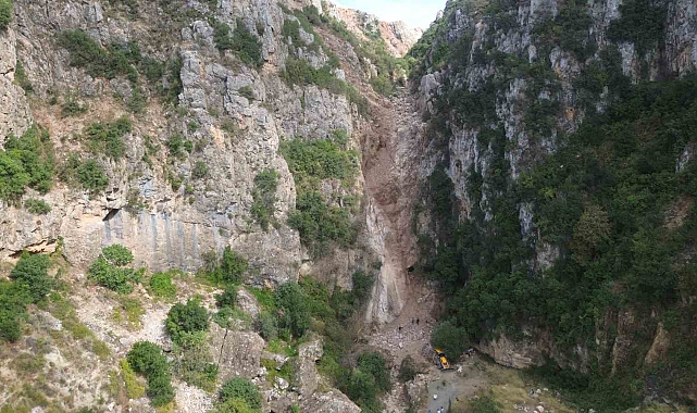 Patlamayla yerle bir olan doğa harikası şelalenin kurtarılması için çalışma başlatıldı