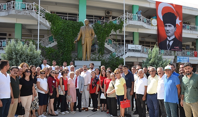 Serik'te CHP'nin kuruluşu kutlandı