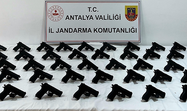Serik'te ruhsatsız tabanca operasyonu