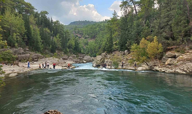 Serinlemek için girdiği akıntılı akarsuda 24 gündür kaybolan gencin aranma çalışmaları yeniden başladı