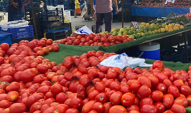 Sos Yapacaklar İçin Domates Fiyatları Yükseliyor: Antalyalılar Kışlık Hazırlıklarını Tamamlıyor