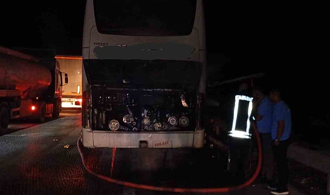 Tarsus'ta yolcu otobüsünde yangın