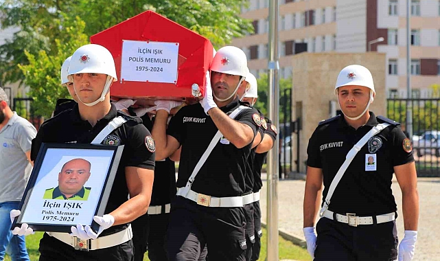 Polis memuruna gözü yaşlı veda