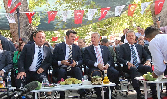 Zeytin ve Zeytinyağı Festivali coşkulu başladı