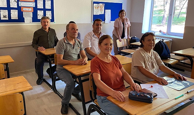 47 yıl sonra aynı sıralarda buluştular
