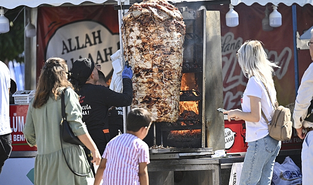 8. Uluslararası Adana Lezzet Festivali sürüyor