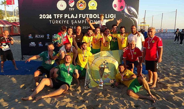Alanya'da plaj futbol finalinde şampiyon Gümüldürspor
