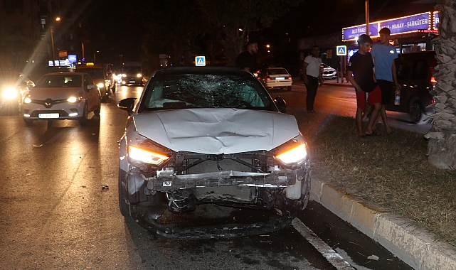Alkollü sürücü motosikletliye çarptı; 2 yaralı