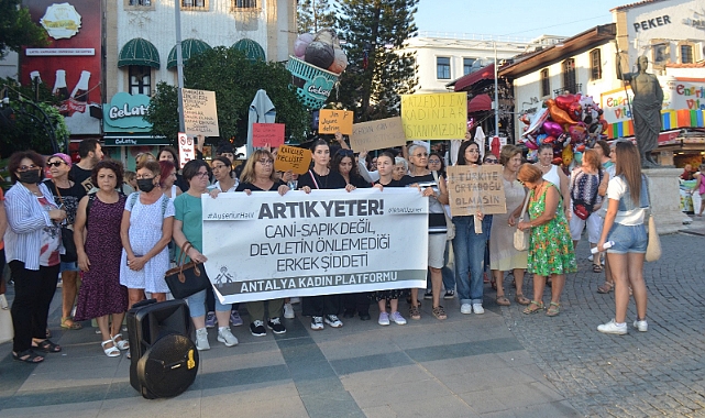 Antalya’da Kadınlar Sokağa Çıktı
