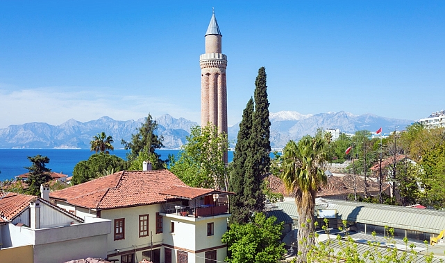 Antalya'nın Tarihi Mirası Yivli Minare Camii