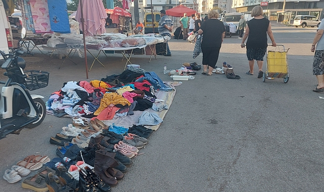 Antalya Semt Pazarlarında İkinci El Eşya Satışı Başladı: Vatandaşlar Ek Gelir Arayışında
