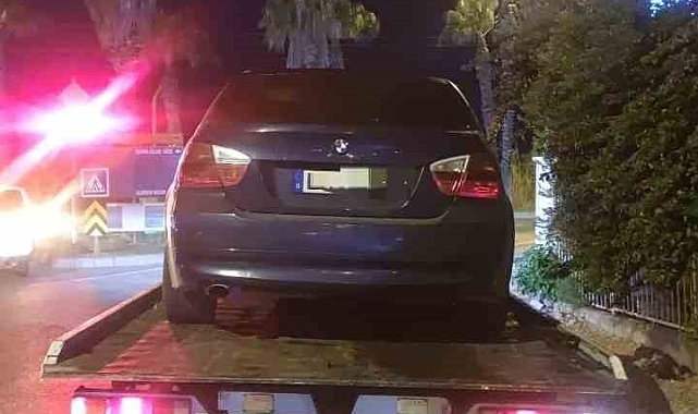 Antalya'da çakar lamba denetimi: 10 araç trafikten men edildi