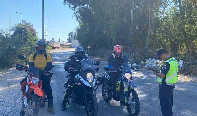 Antalya'da kurallara uymayan motosiklet sürücülerine ceza yağdı