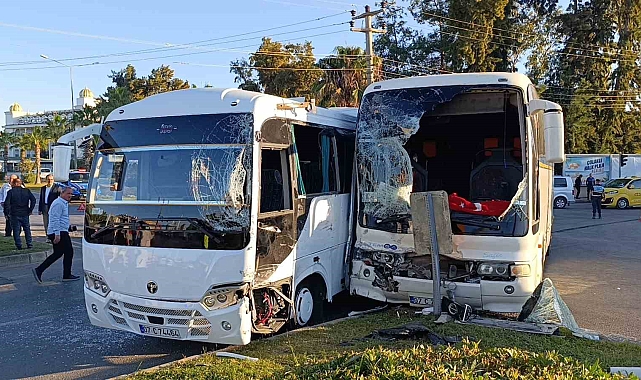 Otel çalışanlarını taşıyan servis araçları çarpıştı: 13 yaralı