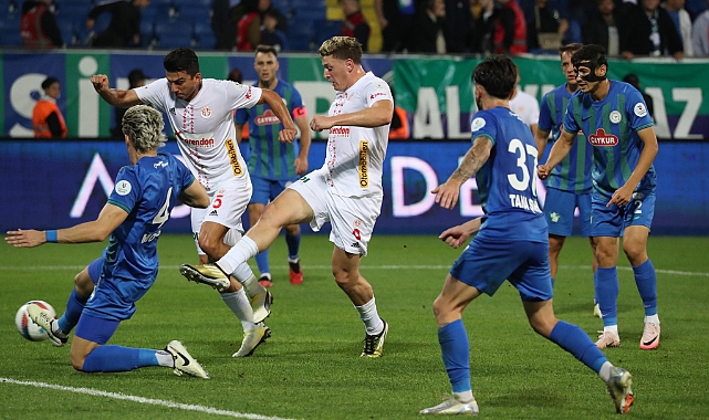 Antalyaspor'un deplasman kabusu devam ediyor! Çaykur Rizespor:2 – Antalyaspor:1