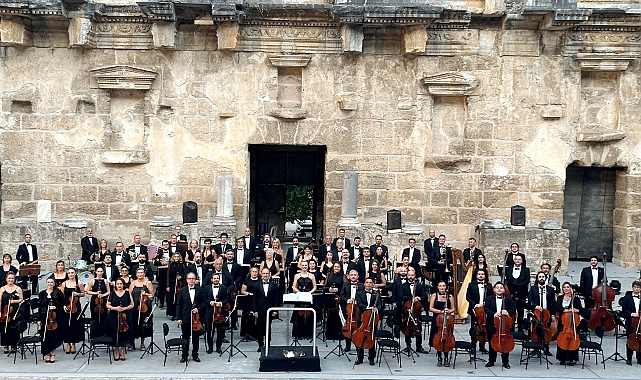 Aspendos'ta 'Hollywood' gecesi