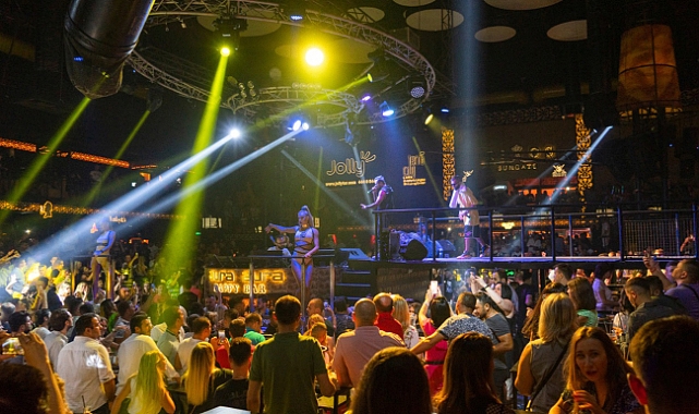 Aura Club Kemer, Sezon Kapanış Partisi ile Veda Ediyor