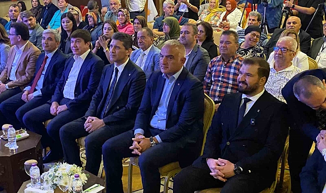 Bakan Ersoy: "Antalya'ya gelen turist sayısı 15 milyonu aştı, yüzde 8'lik artış sağladık"