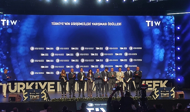 Bakan Kacır: Artık savunma teknolojilerine ulaşmak için el kapısında bekleyen Türkiye yok