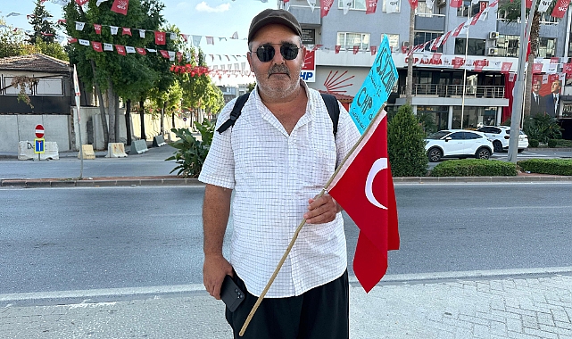 Belediyedeki işinden haksız yere çıkarıldığı iddia etti; Ankara'ya yürümeye başladı