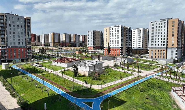 Bin 68 konut daha sahiplerine teslim ediliyor