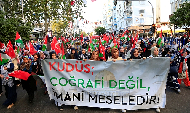 Binlerce Antalyalı İsrail’i Protesto Edip Filistin’e Destekte Bulundu