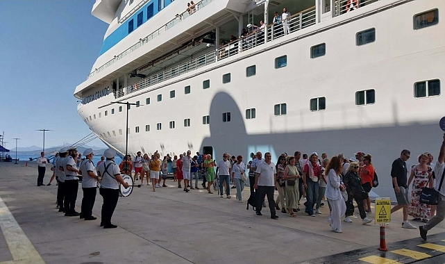 Bodrum'a 2 kruvaziyer ile 1680 turist